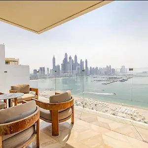 Apartment Five Palm Super Luxury With Full Sea Views, Dubai